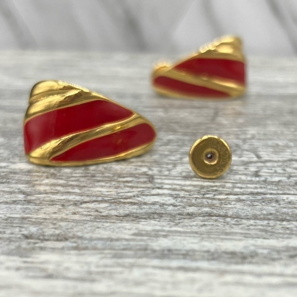 EUC MONET Vintage signed red enamel and gold tone pierced earrings. - Picture 7 of 11